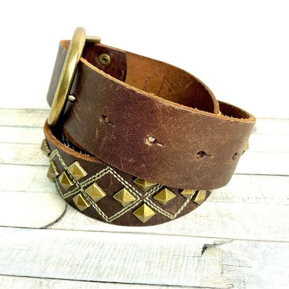 GUESS BROWN STUDDED GENUINE LEATHER HOOK BUCKLE CASUAL WOMEN'S BELT M/L/34 (R24 - Picture 2 of 9